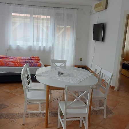 David Apartman Gyula Rum bild