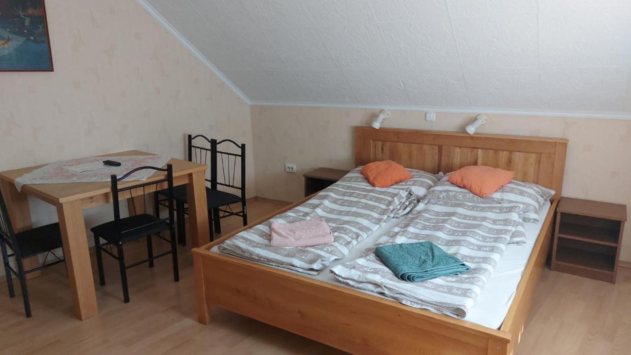 David Apartman Gyula Exteriör bild