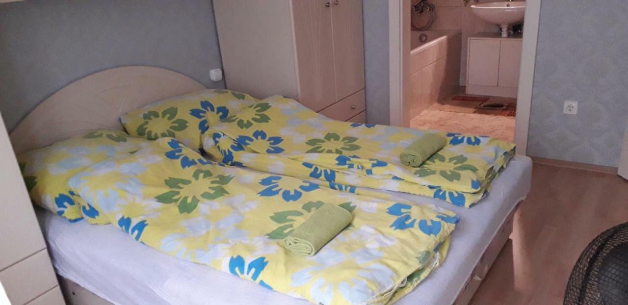 David Apartman Gyula Exteriör bild